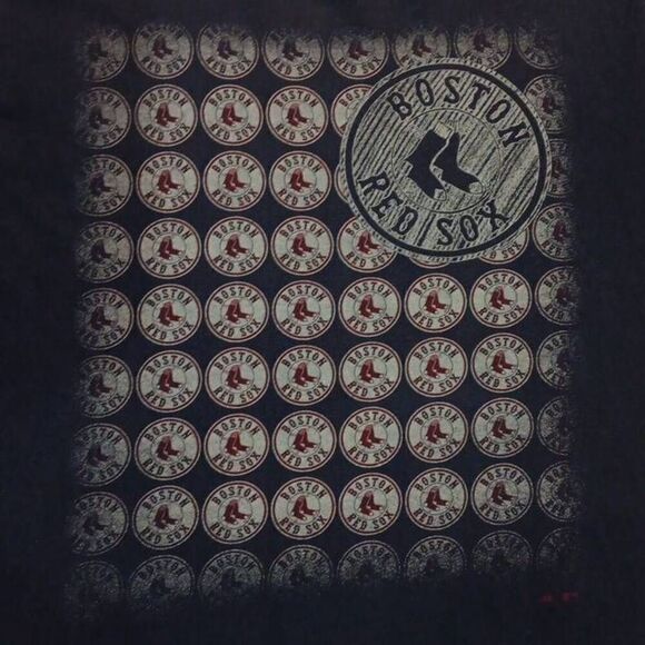 Boston Red Sox Tshirt  Size XL (Wears more like a large) PTP 19.5" Length 25" Br - Picture 1 of 6